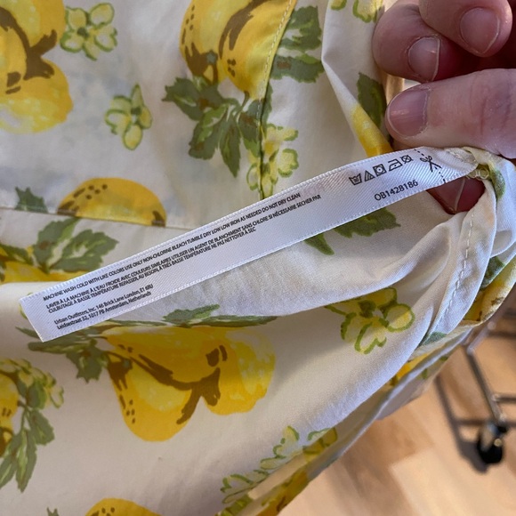 Out From Under Urban Outfitters Lemon Print Button-Up Blouse Size XS/S - Picture 6 of 7